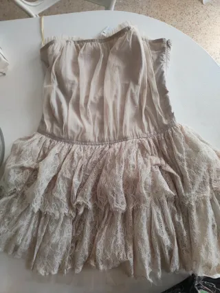 Vestido de fiesta beige