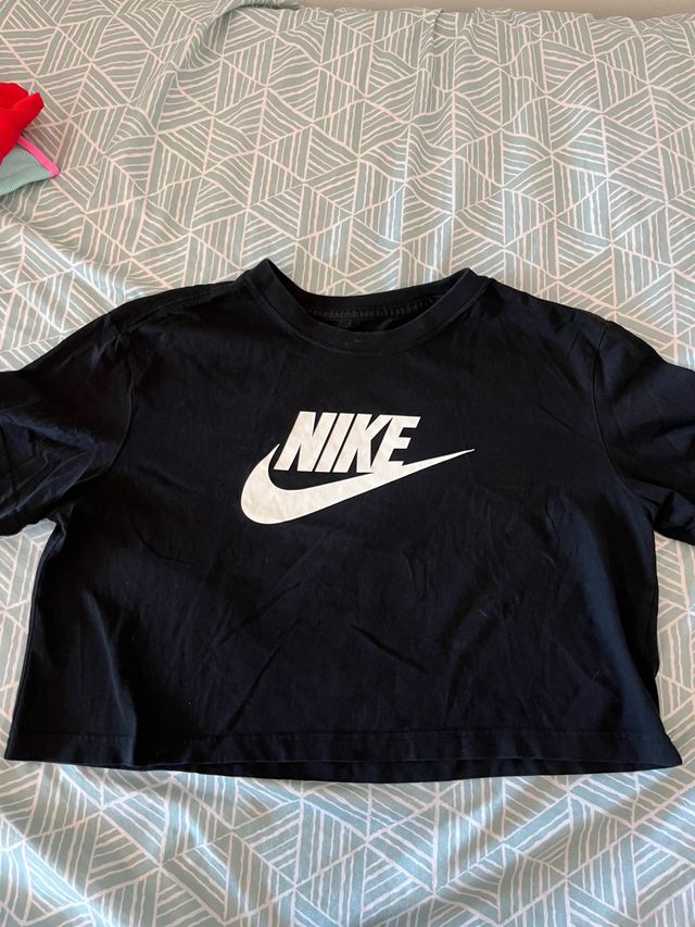 Camiseta top negra Nike