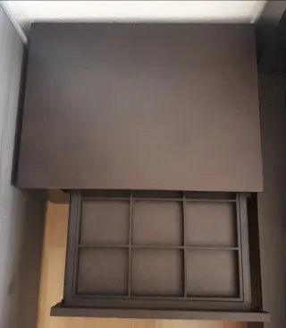 2 mesitas de noche de madera wengué