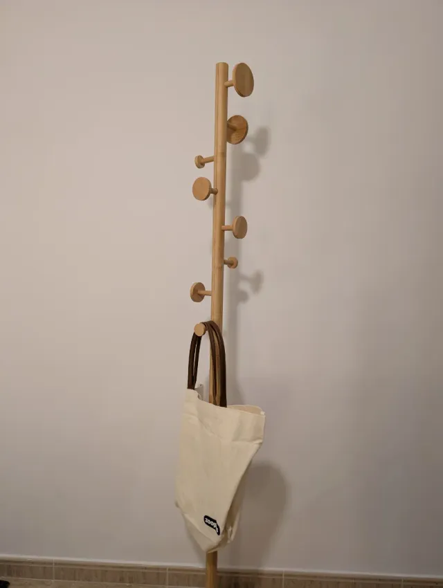 Porta abiti in piedi in bambù e legno