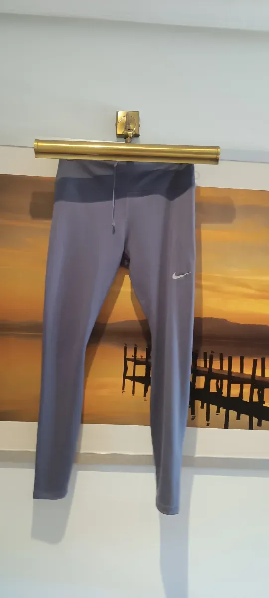 Mayas deportivas Nike moradas Talla L