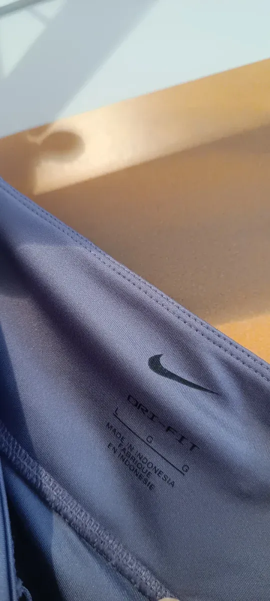 Mayas deportivas Nike moradas Talla L