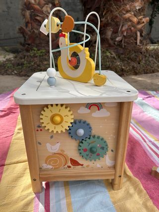 Cubo actividades XL de madera para bebé.Vertbaudet