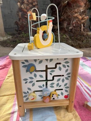 Cubo actividades XL de madera para bebé.Vertbaudet