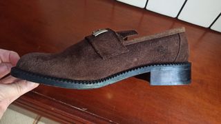 Zapatos mujer tipo mocasines de ante marrón. T39