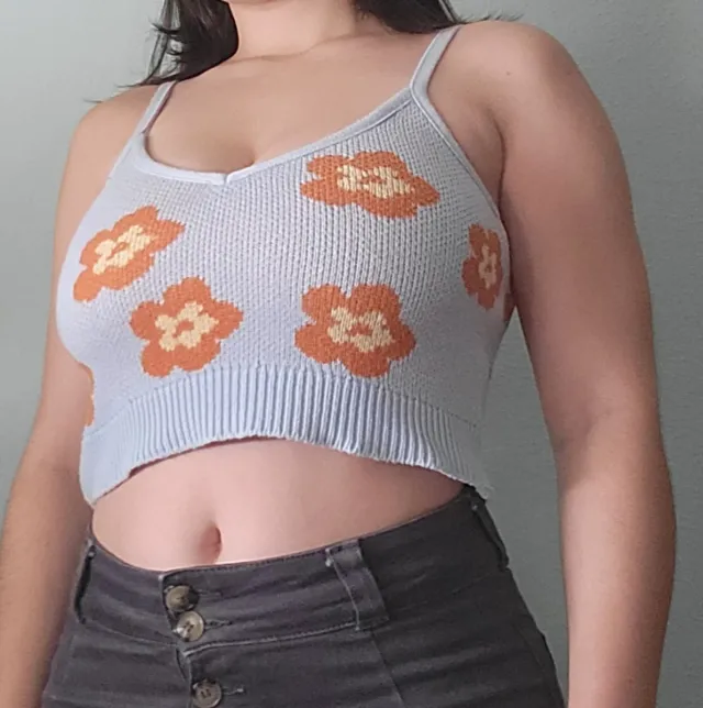 Top floral azul y naranja
