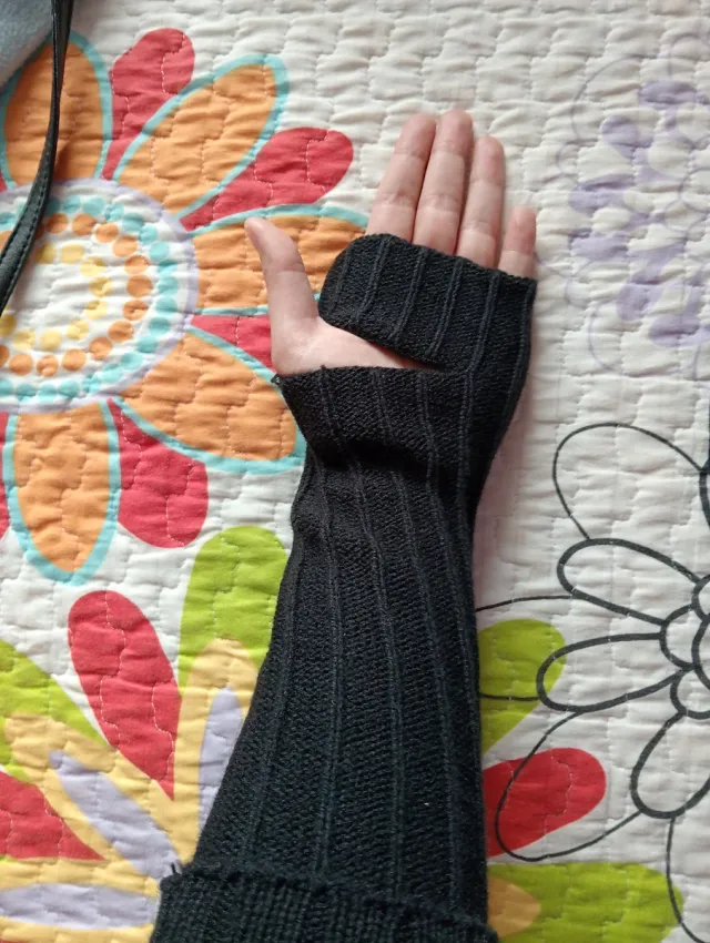 Calentadores de manos de punto acanalado.