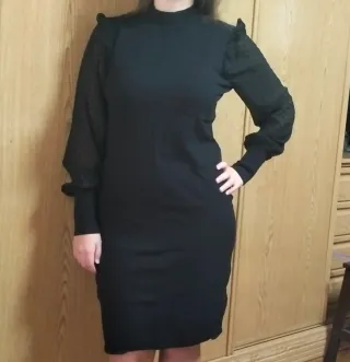 Vestido fiesta negro manga abullonada y transparen