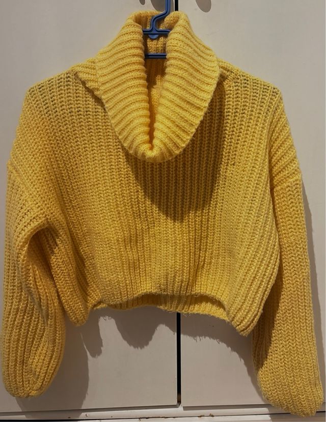 Jersey amarillo cuello alto crop