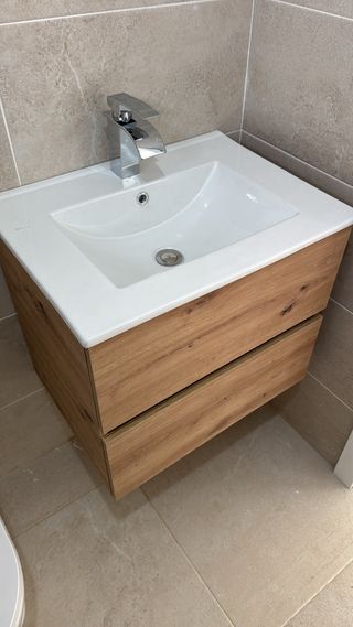 Instalo mamparas columnas grifería lavabos