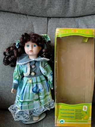 Muñeca porcelana