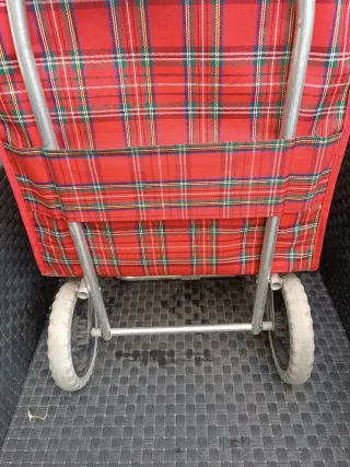 Carro de la compra a cuadros