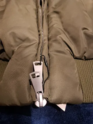 Chaqueta Zara verde oliva