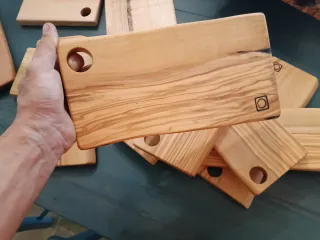 Tagliere in ulivo per servire