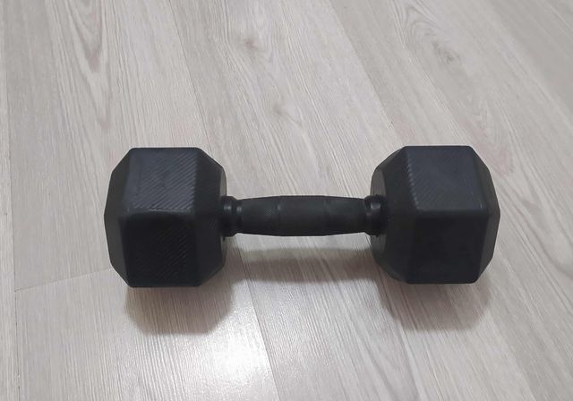 Mancuerna 10kg Hexagonal Negra