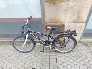 Bicicleta BTWIN Negra Ruedas 20