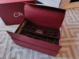 Bolso cartera piel C.M sin estrenar color burdeos