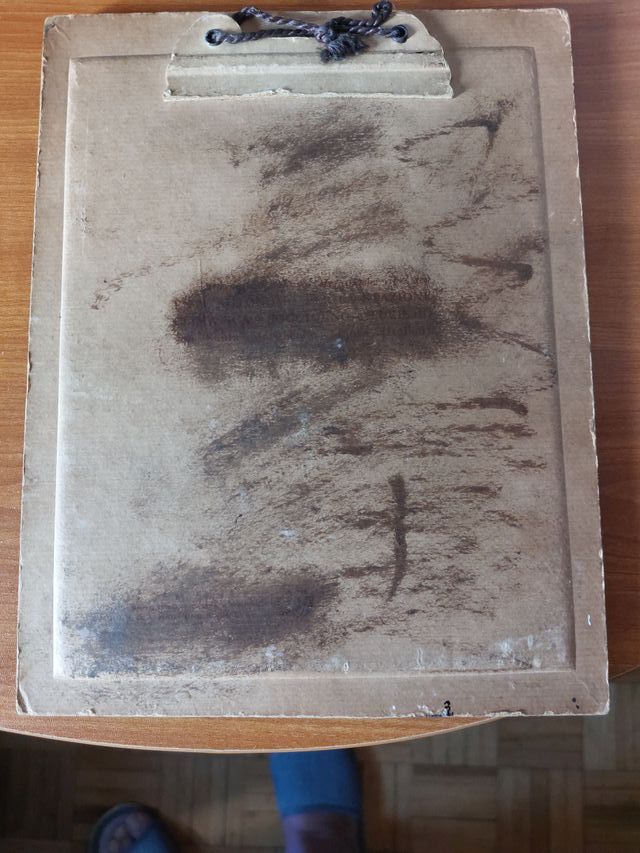 Cuadro de una calle con palmeras y jardin