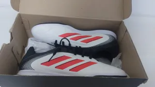 Zapatillas Fútbol Sala Adidas Blancas y Rojas