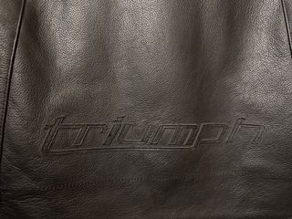 Chaqueta de Piel Triumph Negra