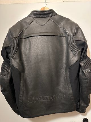 Chaqueta de Piel Triumph Negra