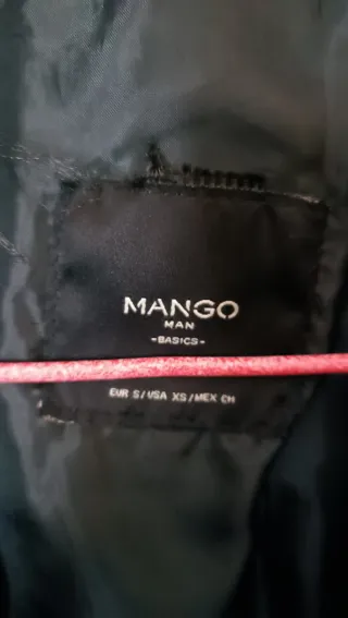 Chaqueta bomber roja y blanca