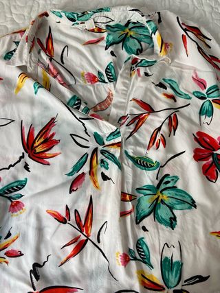 Camisa estampada flores multicolor