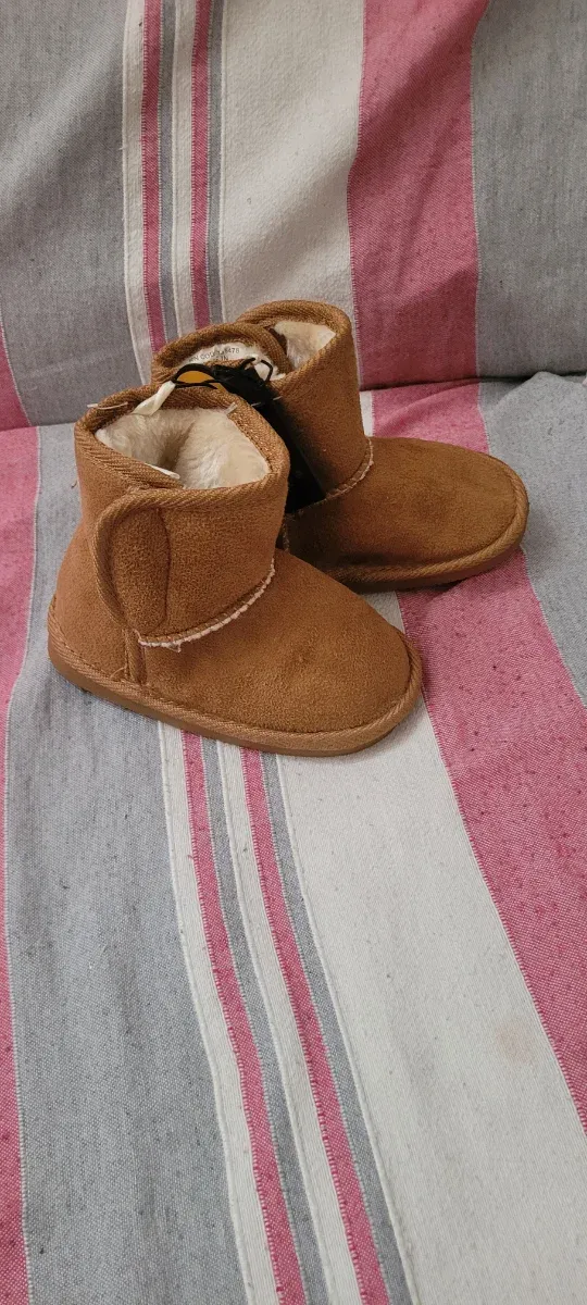 Botas para bebé talla 23