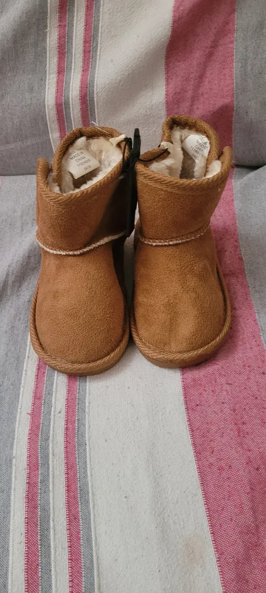 Botas para bebé talla 23