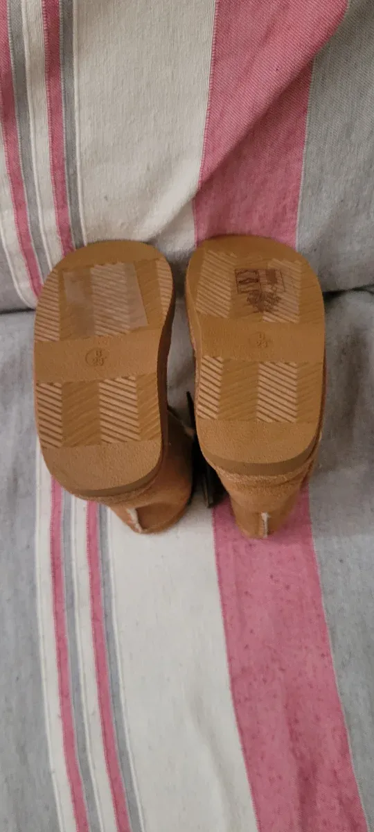 Botas para bebé talla 23