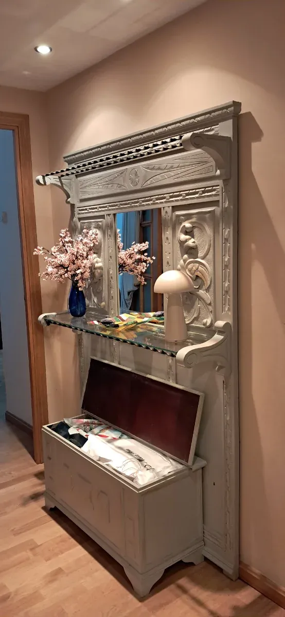 Recibidor antiguo restaurado madera