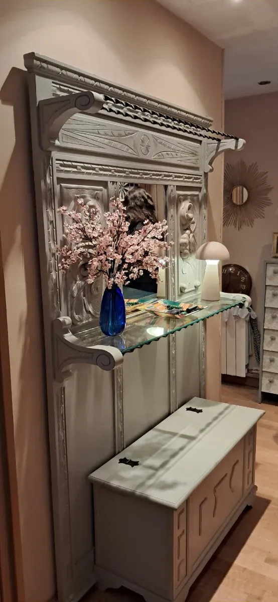 Recibidor antiguo restaurado madera