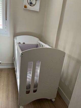 Cuna 120x60 con colchón nuevo