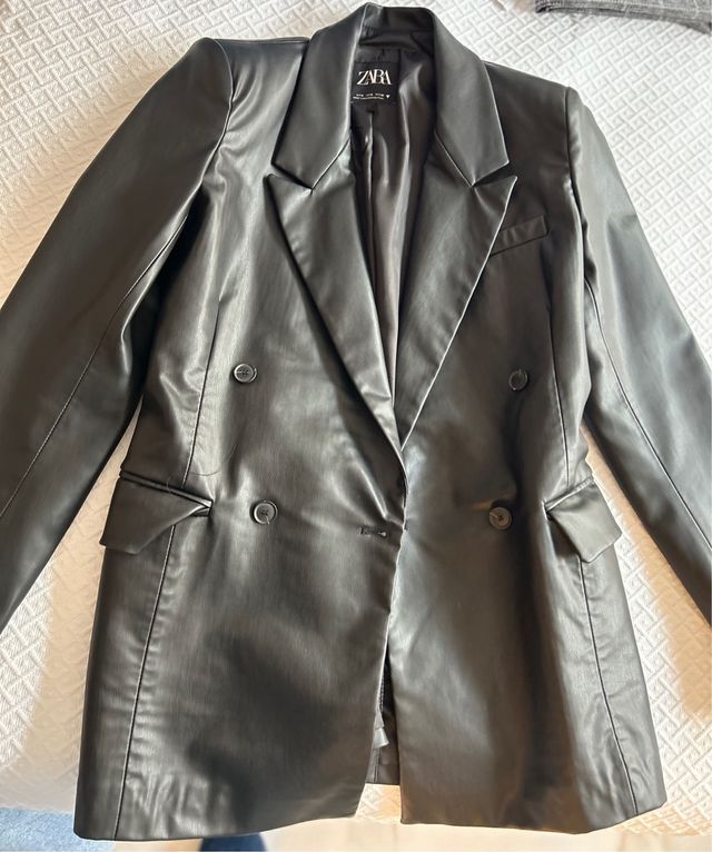 Blazer Zara Negro Piel Sintética