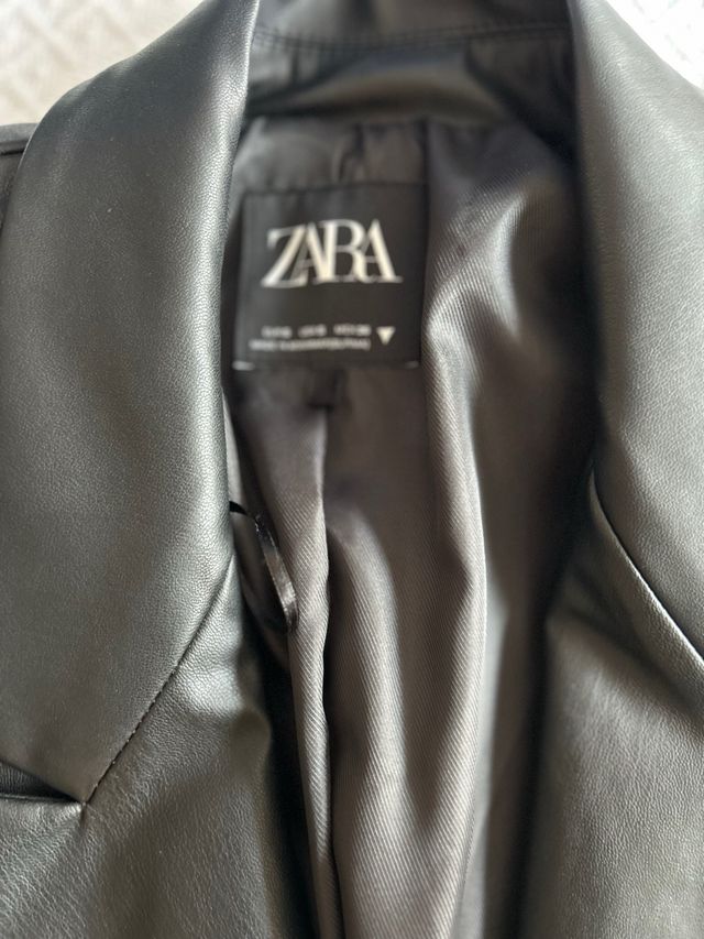 Blazer Zara Negro Piel Sintética