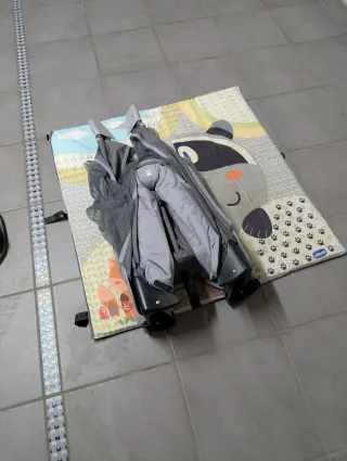 Parque infantil plegable Chicco gris