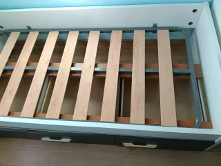 Cama con cajones y somier