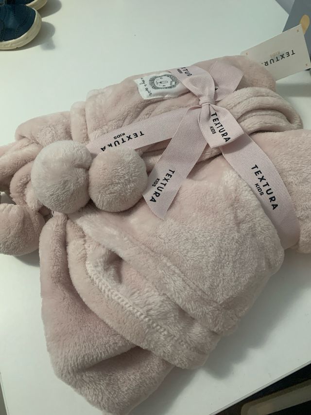 Manta Textura Kids Bebe Niña Rosa Pompones