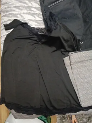 Top lencero negro con encaje talla 42