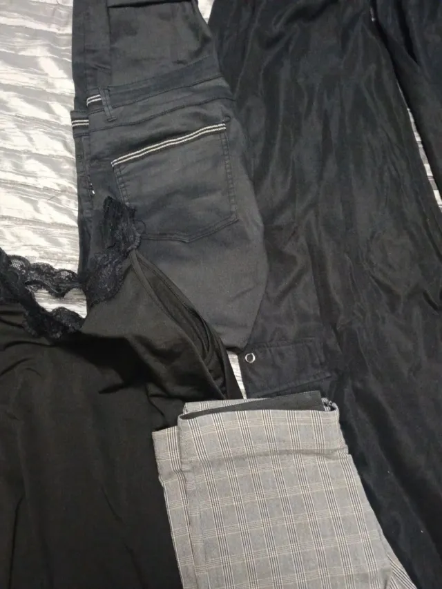 Top lencero negro con encaje talla 42