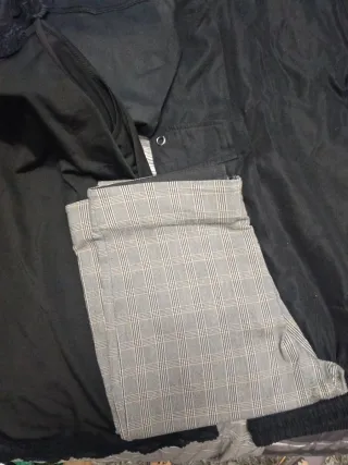 Top lencero negro con encaje talla 42