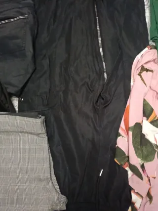 Top lencero negro con encaje talla 42