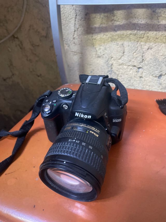 Cámara Nikon D5000 Negra