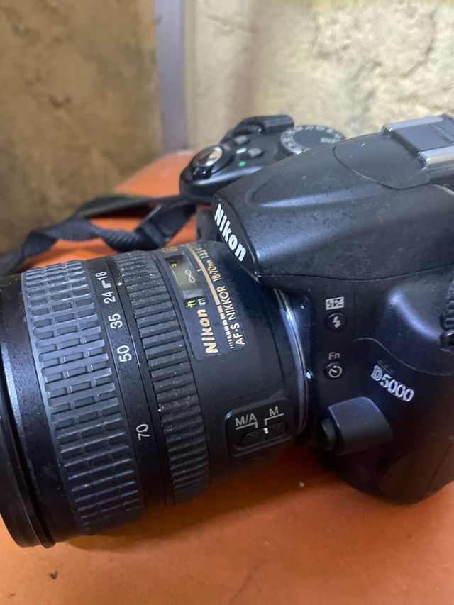 Cámara Nikon D5000 Negra