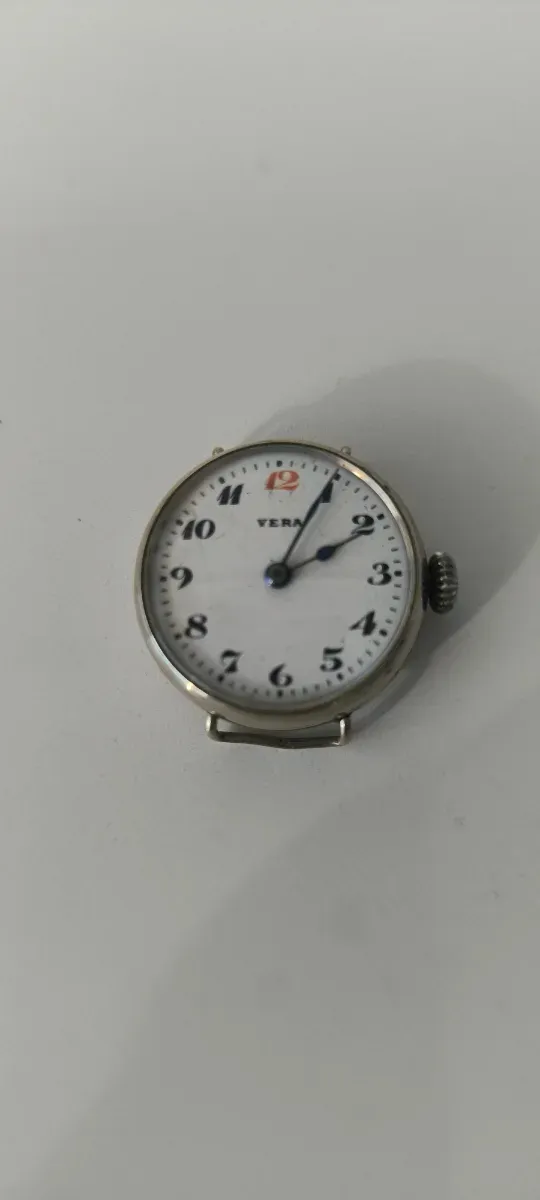 Reloj de cuerda Vera. Vintage.