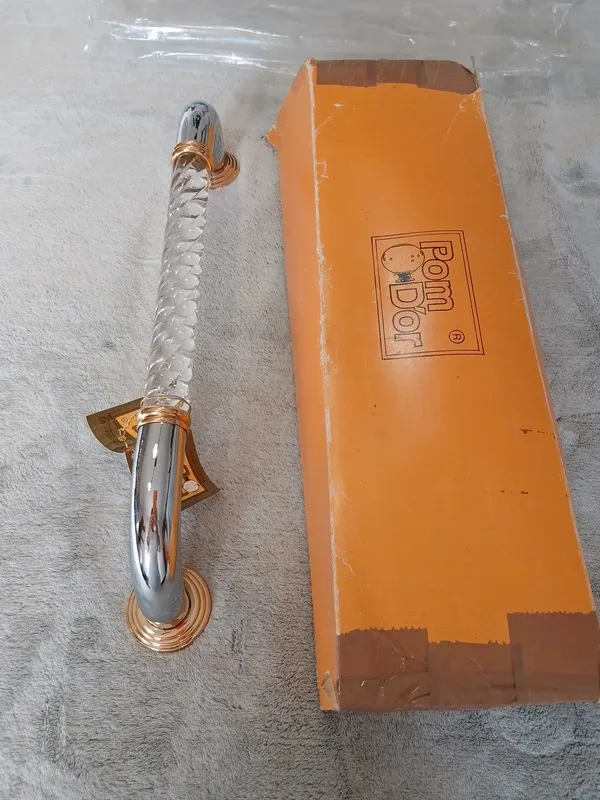 Toallero  barra POM D'OR SERIE FLORIDA. ALTA GAMA