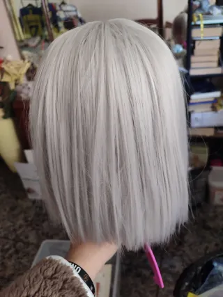 Peluca blanca estilo bob