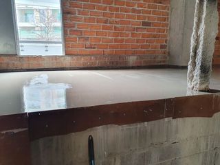 aplicado de  suelo autonivelante