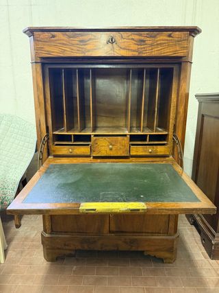 Scrittoio a ribalta noce lastronato 1850