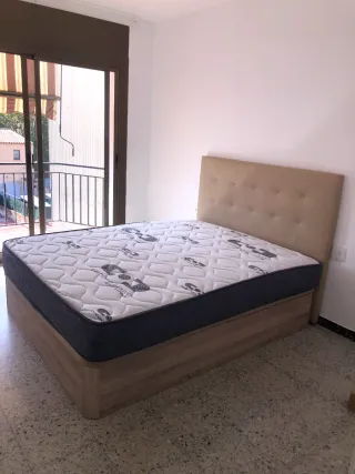 Divano letto pieghevole in legno con 4 angoli arrotondati in legno massello da 3 cm con copertura rinforzata, apertura frontale e laterale, materassi in memory foam e molle da 25 cm e 30 cm di spessore, alta qualità.